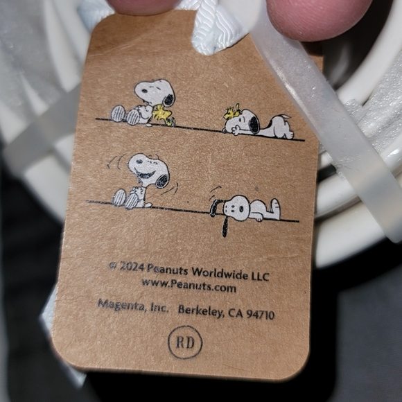 Rae Dunn Snoopy Measuring Cups - Picture 4 of 4